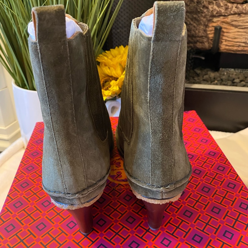TORY BURCH LILA HEELED ANKLE BOOT - Picture 7 of 8